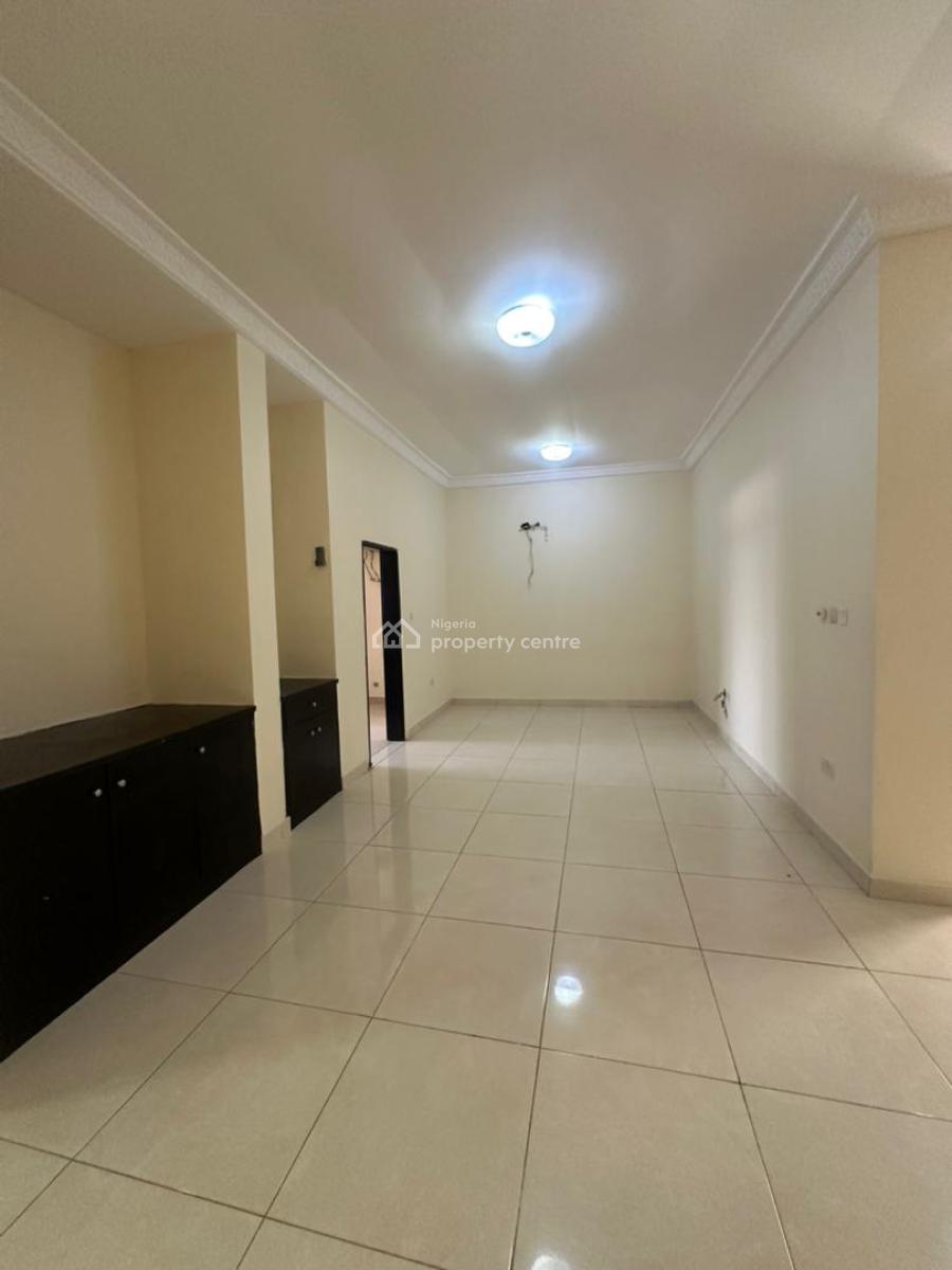 Maintained 2 Bedroom Apartment, Chevron, Lekki Phase 2, Lekki, Lagos, Flat / Apartment for Rent