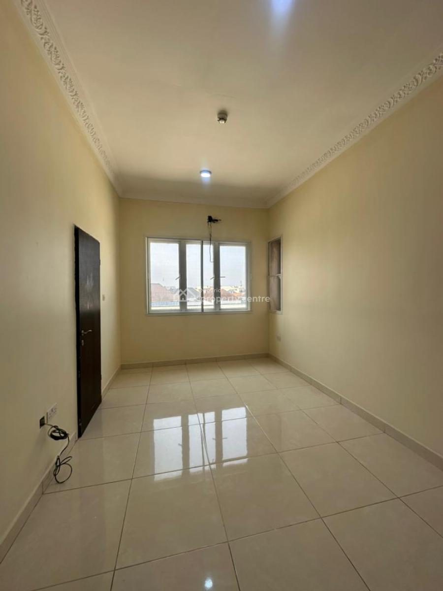 Maintained 2 Bedroom Apartment, Chevron, Lekki Phase 2, Lekki, Lagos, Flat / Apartment for Rent