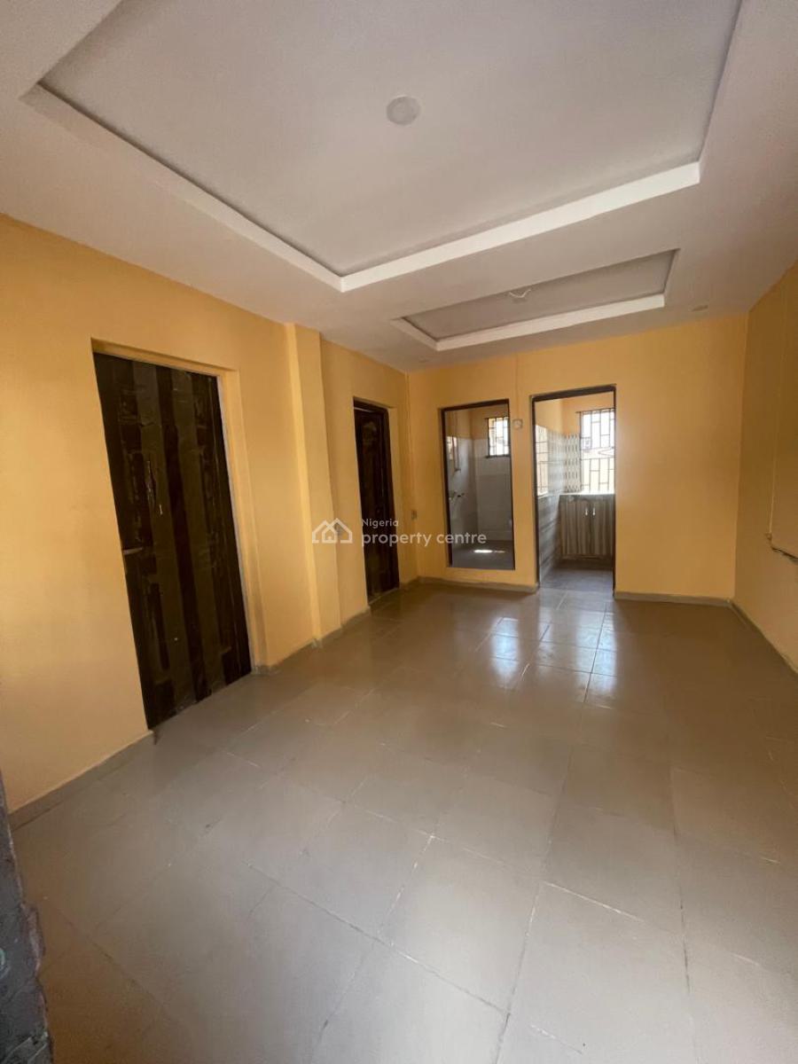 Lovely 2 Bedroom Flat Apartment, Gra Phase 1, Magodo, Lagos, Flat / Apartment for Rent
