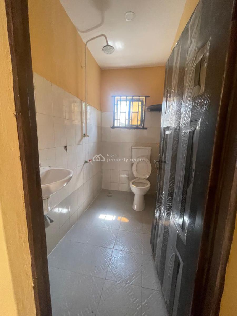 Lovely 2 Bedroom Flat Apartment, Gra Phase 1, Magodo, Lagos, Flat / Apartment for Rent