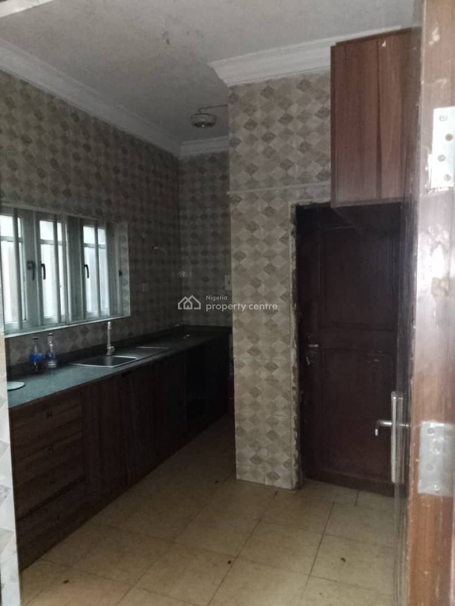 3 Bedroom Flat in a Secured Estate, Waterfront Estate, Gra Phase 1, Magodo, Lagos, Flat / Apartment for Rent
