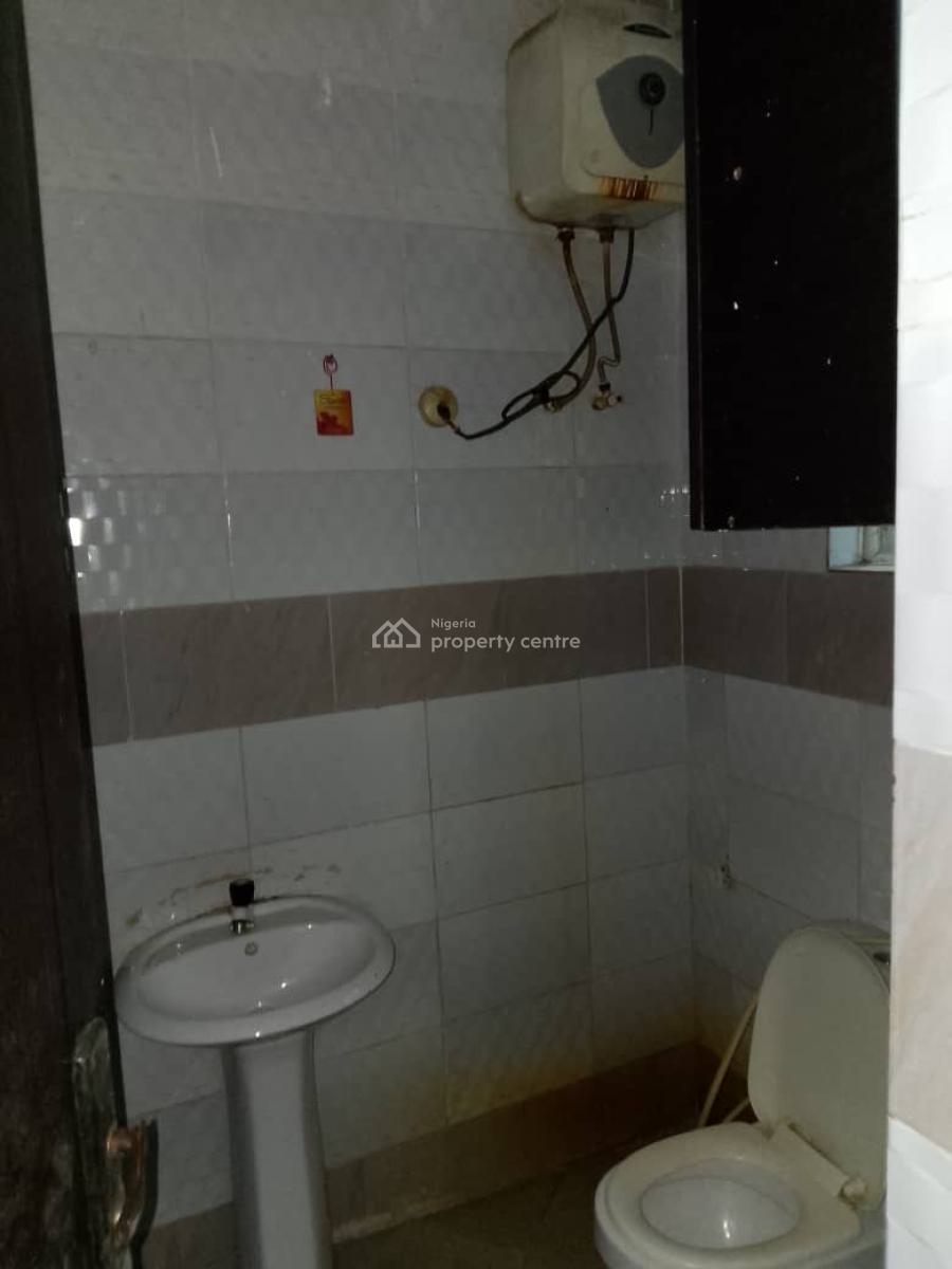 3 Bedroom Flat in a Secured Estate, Waterfront Estate, Gra Phase 1, Magodo, Lagos, Flat / Apartment for Rent