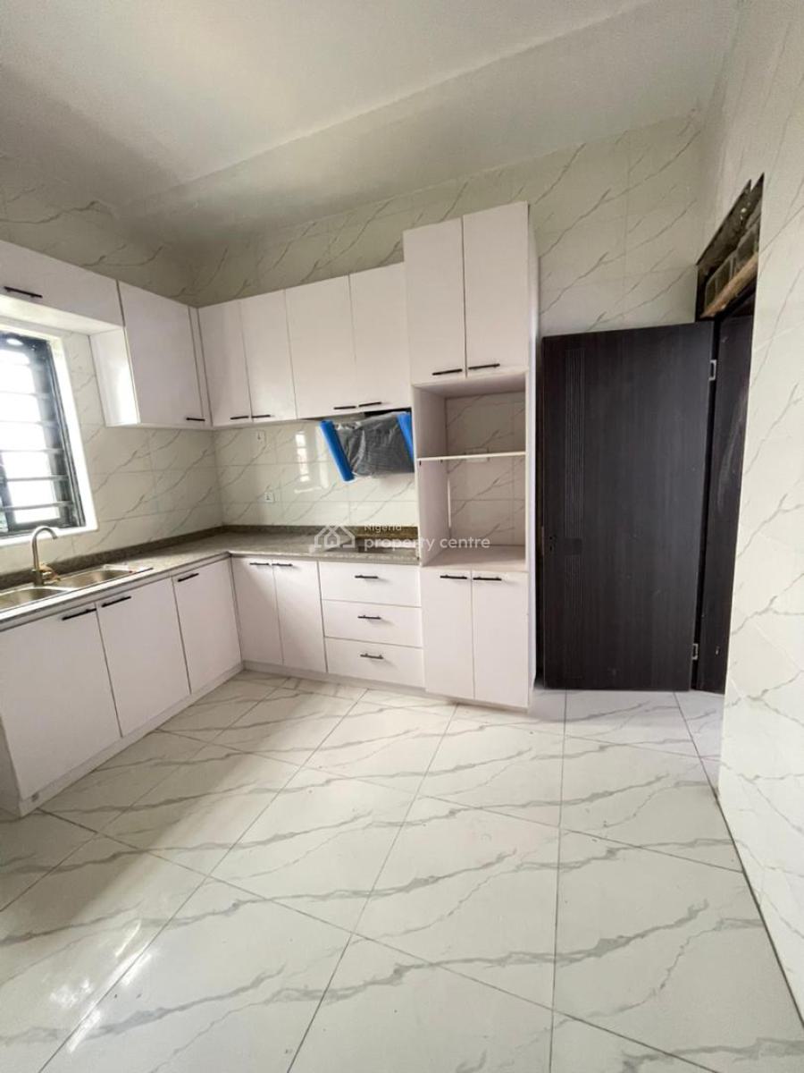 Well Spacious 2 Bedroom Apartment, Ikota, Lekki, Lagos, Flat / Apartment for Sale