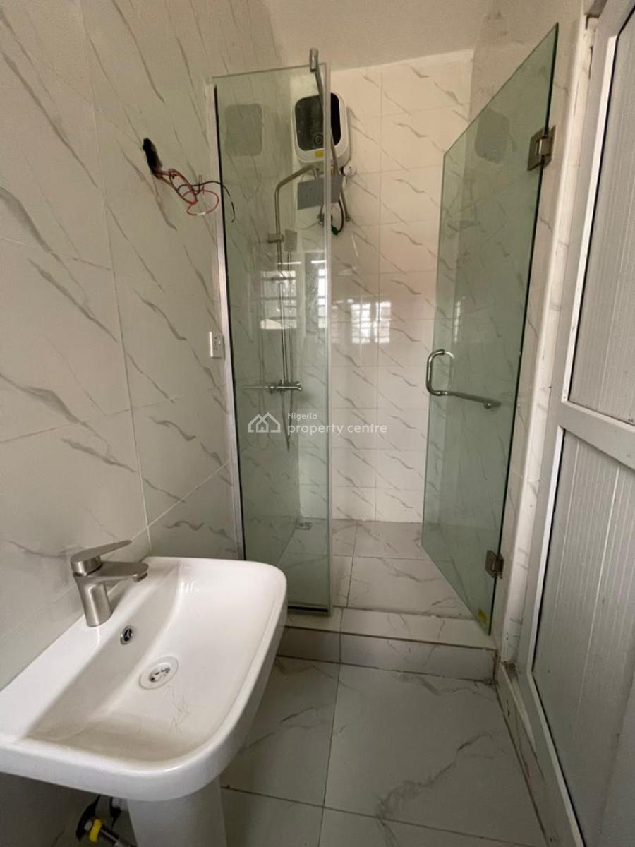 Well Spacious 2 Bedroom Apartment, Ikota, Lekki, Lagos, Flat / Apartment for Sale