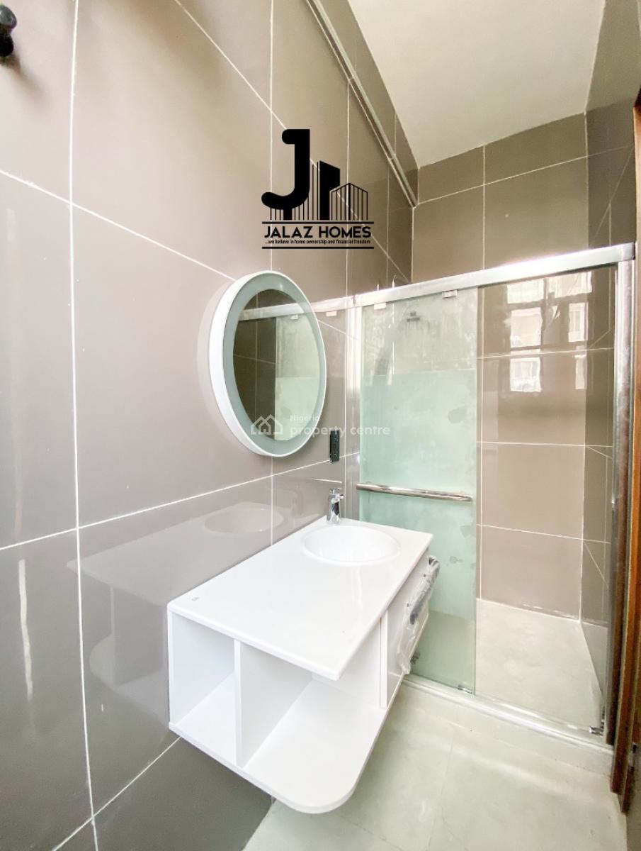 2 Bedroom Apartment, Lekki Phase 1, Lekki, Lagos, House for Sale