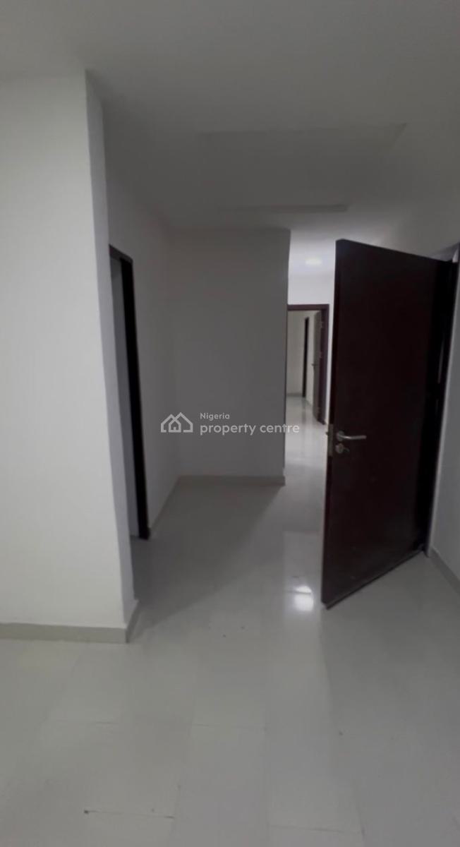 Sharp 2-bedroom Apartment (downstairs), Orchid Road, Lekki, Lagos, Flat / Apartment for Rent