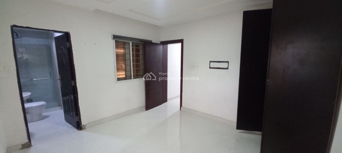 Sharp 2-bedroom Apartment (downstairs), Orchid Road, Lekki, Lagos, Flat / Apartment for Rent