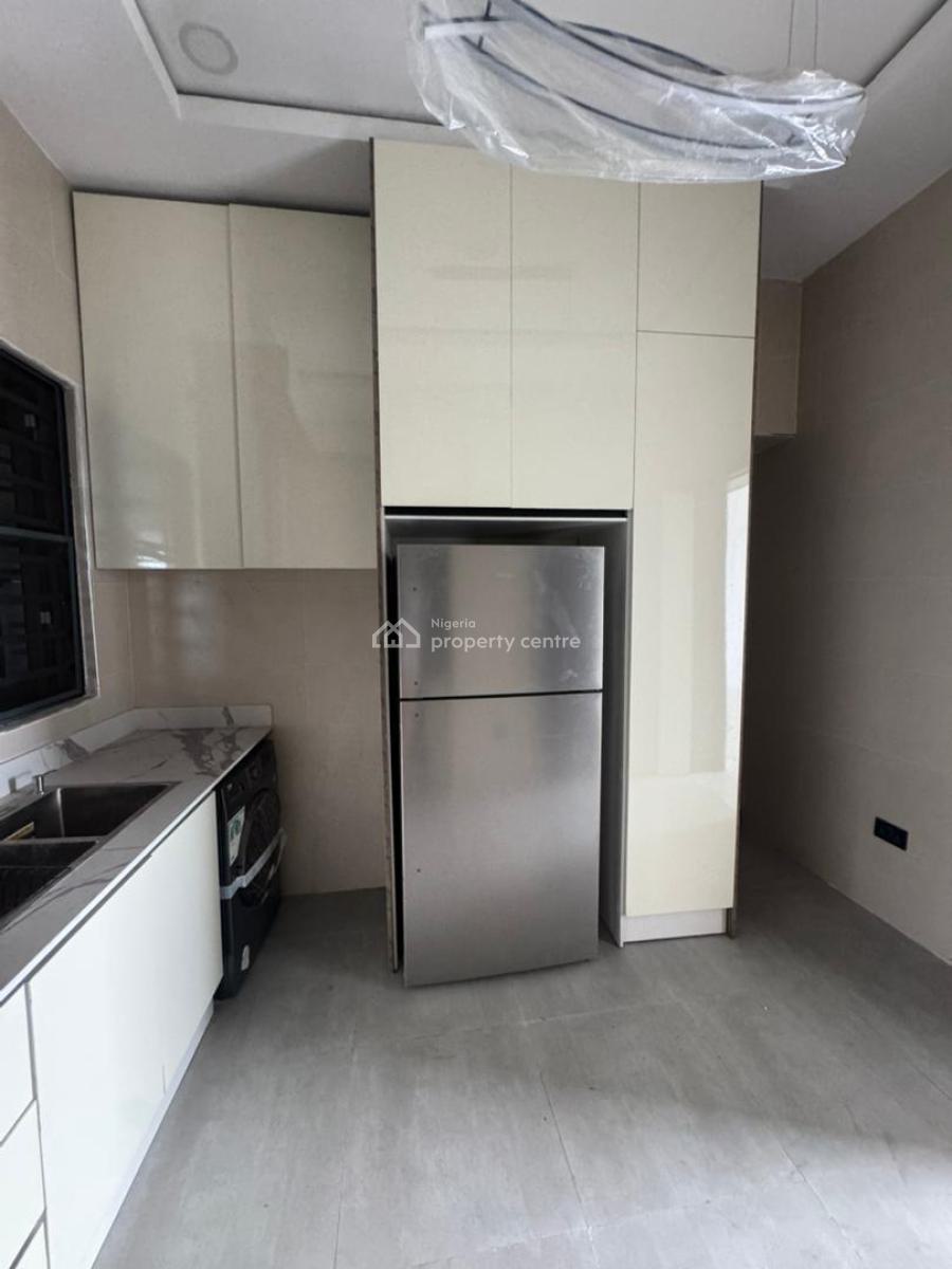 Lovely 3 Bedroom Apartment with Pool and Elevator, Lekki Phase 1, Lekki, Lagos, Flat / Apartment for Sale