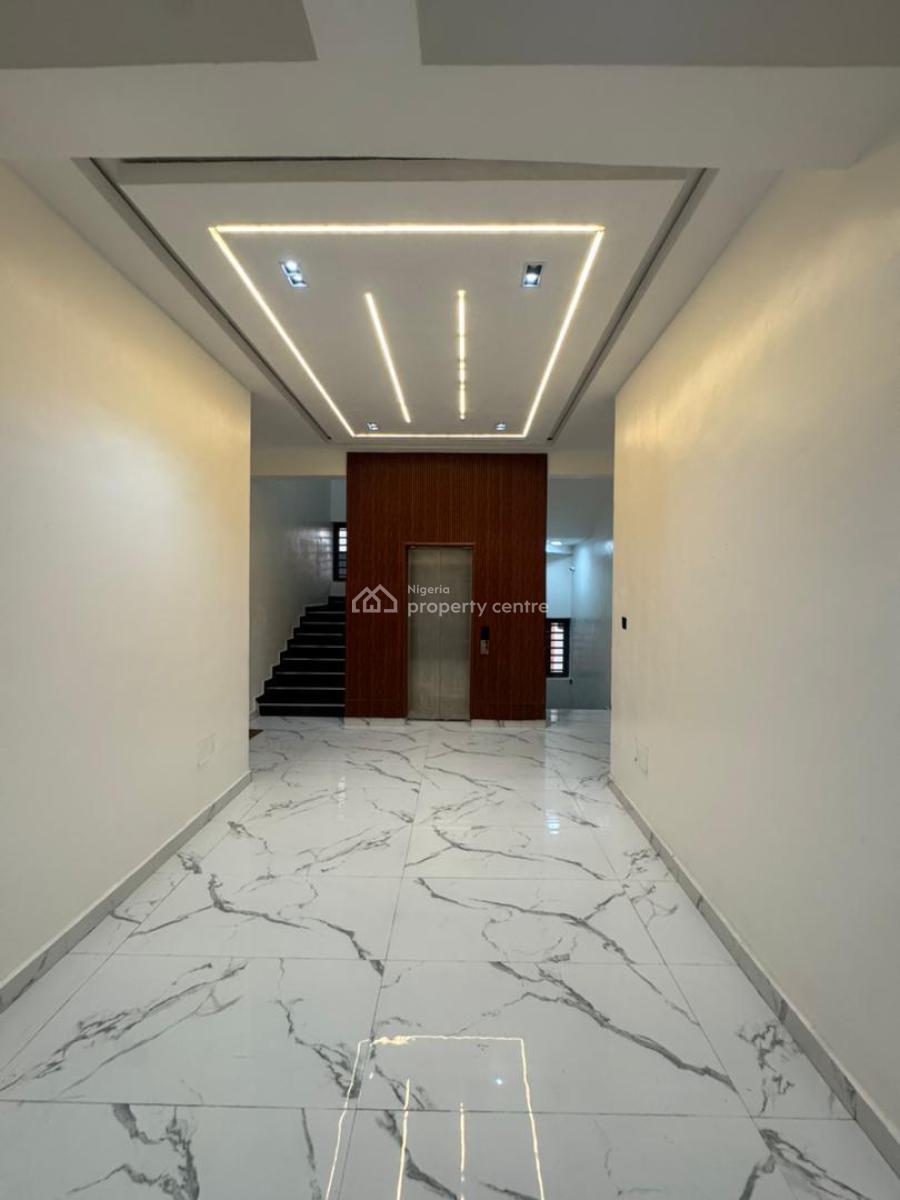 Lovely 3 Bedroom Apartment with Pool and Elevator, Lekki Phase 1, Lekki, Lagos, Flat / Apartment for Sale