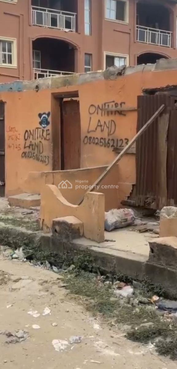 Demolishable Half Plot in a Nice & Secured Environment, Surulere, Lagos, Land for Sale