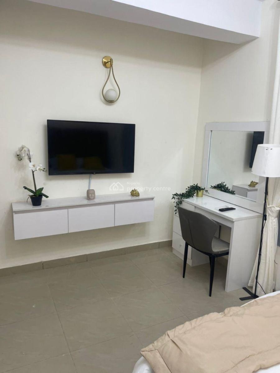 Cozy and Fully Furnished 2-bedroom Apartment in a Secured Estate, Lekki Phase 1, Lekki, Lagos, Flat / Apartment for Rent