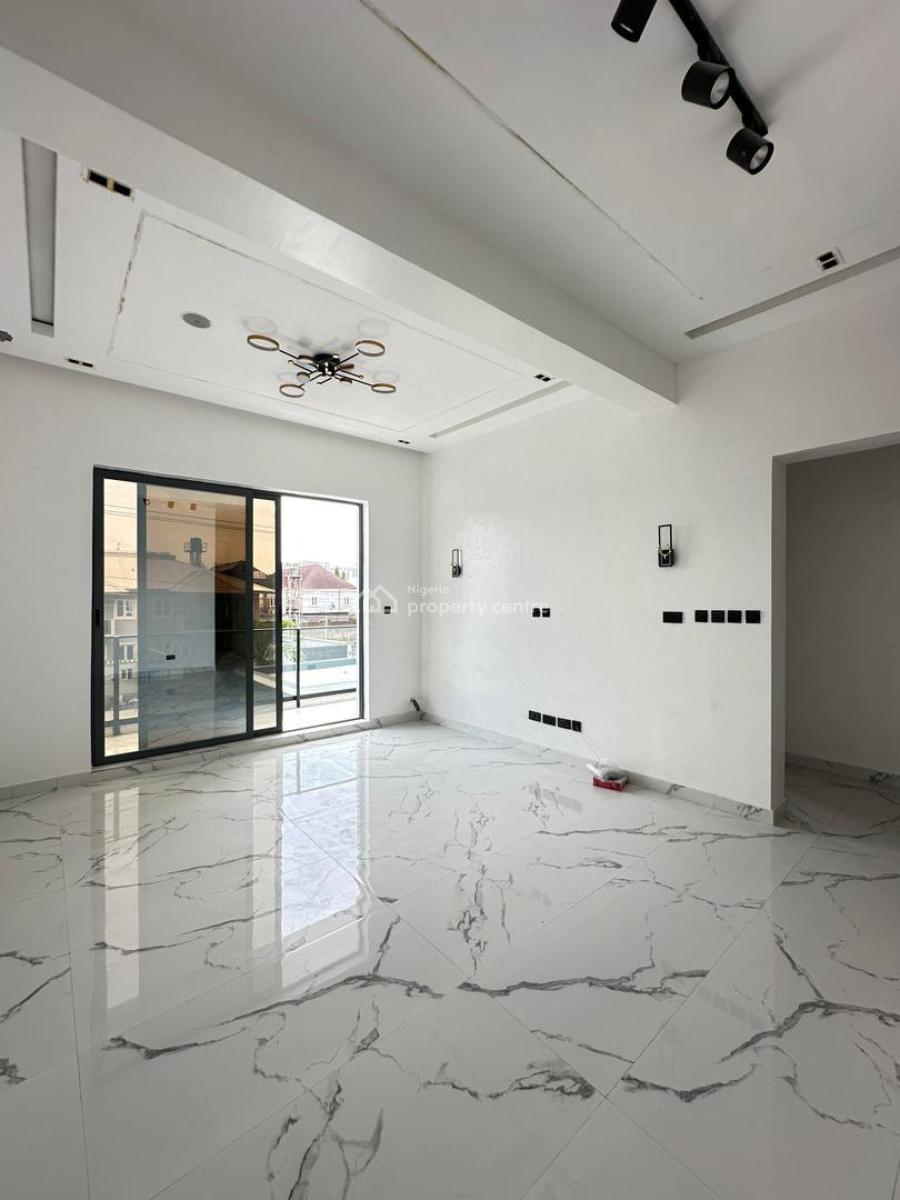 Gorgeous 3 Bedroom Apartment, Lekki Phase 1, Lekki, Lagos, Flat / Apartment for Sale