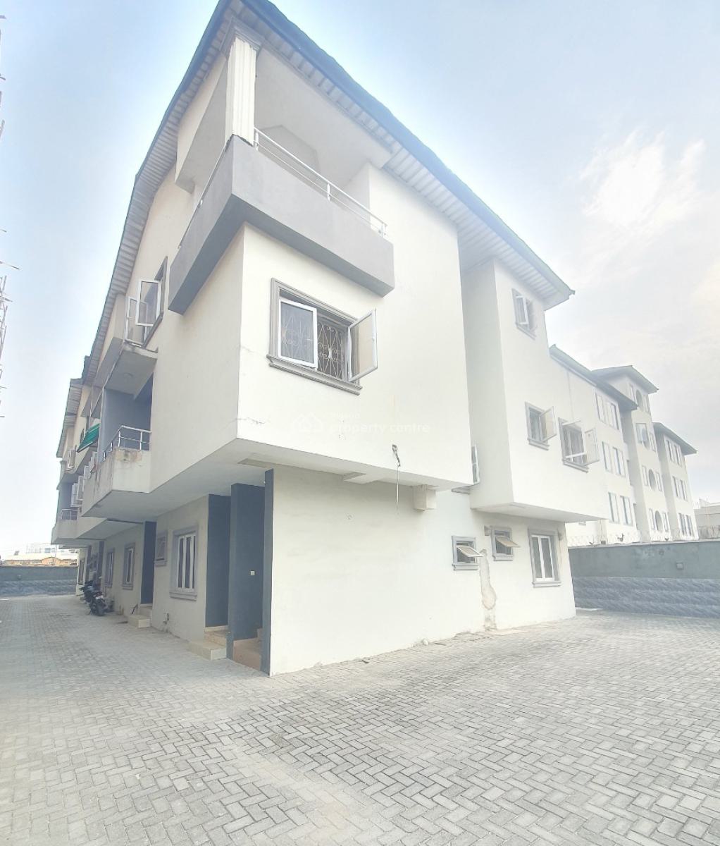 Investors Deal: 4 Units of 3-bedroom Townhouses + 1-bedroom Flat, Fubara, Off Alpha Beach Road, Igbo Efon, Lekki, Lagos, Terraced Duplex for Sale