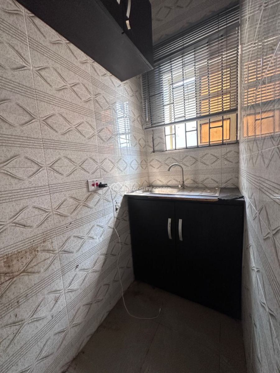 a Spacious Studio with Personal Kitchen in a Serene Location, Osapa, Lekki, Lagos, Self Contain (single Rooms) for Rent