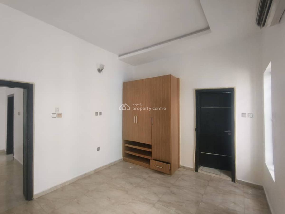 Newly Renovated 4 Bedrooms Semi Detached Duplex with Bq, Osapa, Lekki, Lagos, Semi-detached Duplex for Rent