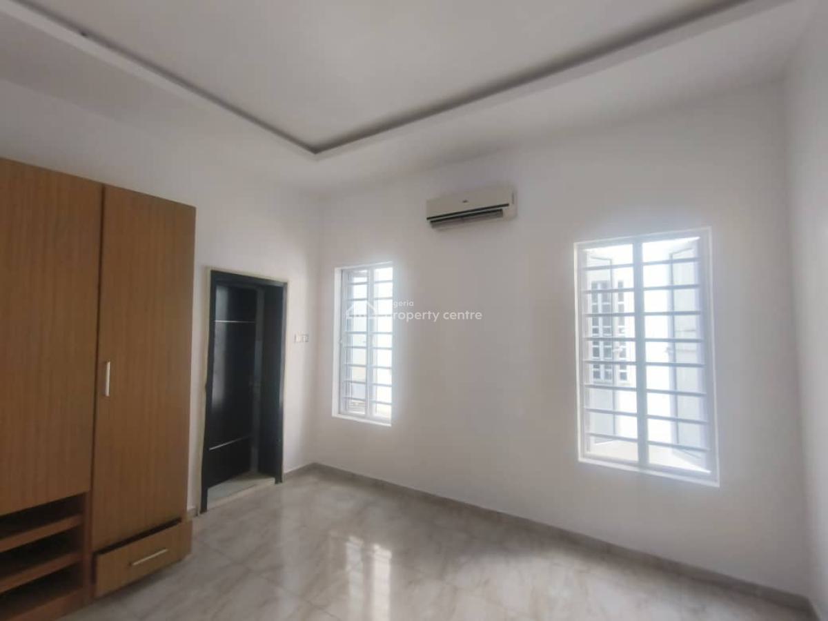 Newly Renovated 4 Bedrooms Semi Detached Duplex with Bq, Osapa, Lekki, Lagos, Semi-detached Duplex for Rent