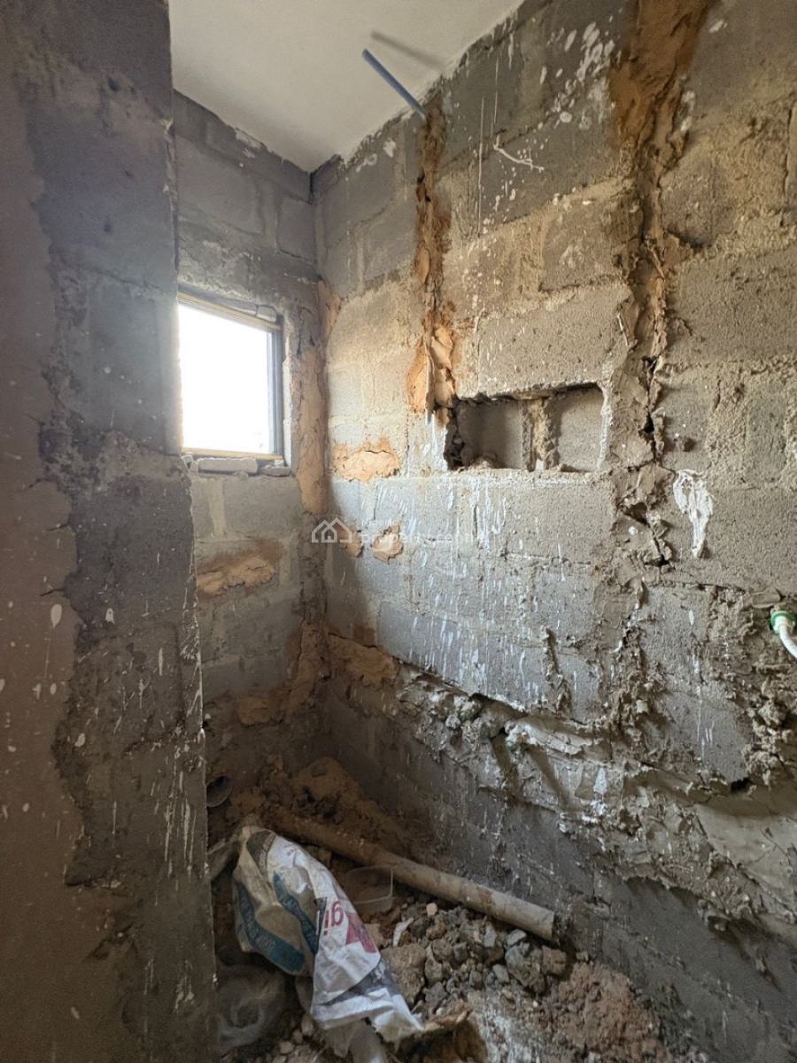 Cashflow Generating Investment Located in a High Demand Area, Obanikoro, Shomolu, Lagos, House for Sale