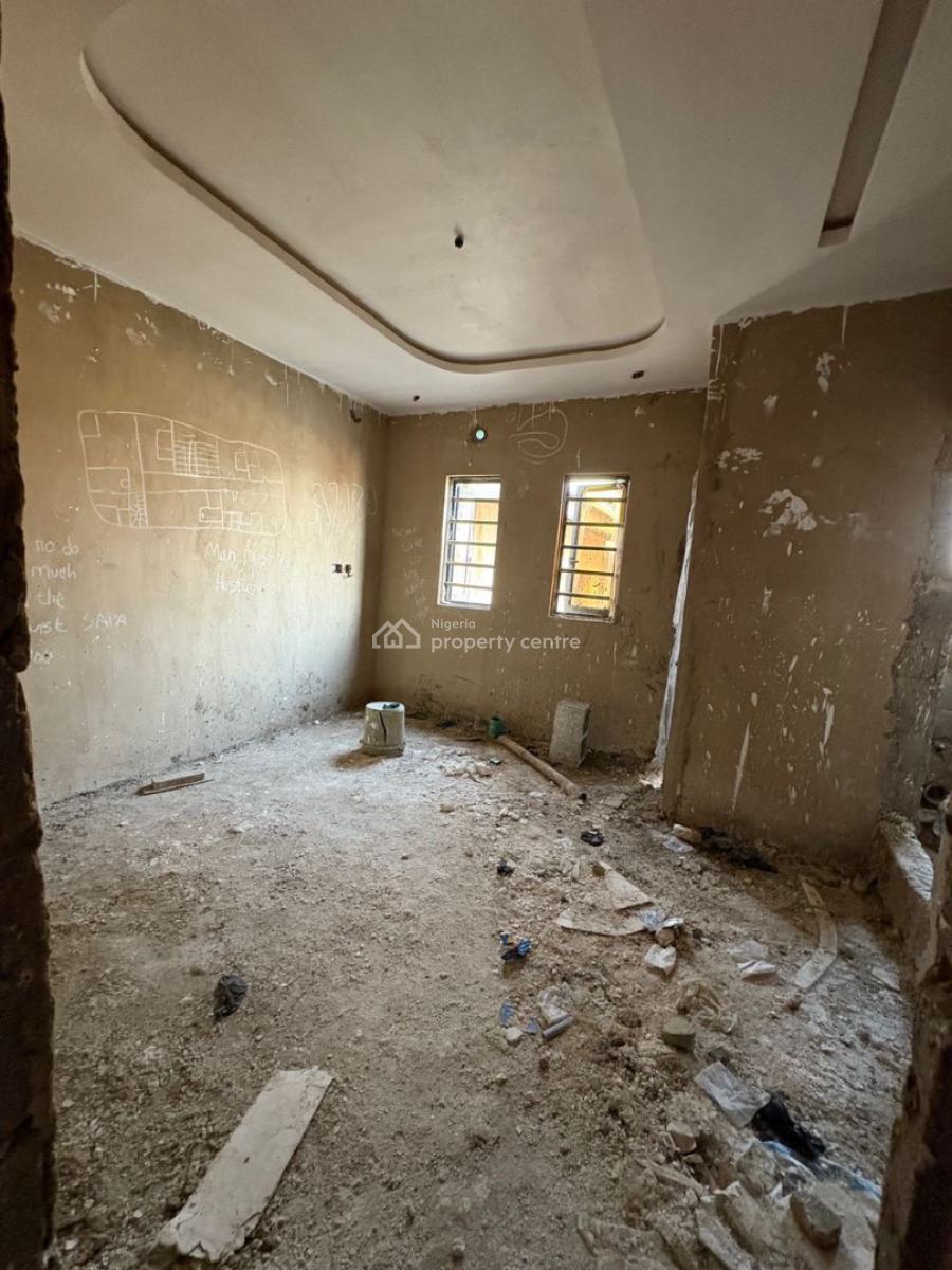 Cashflow Generating Investment Located in a High Demand Area, Obanikoro, Shomolu, Lagos, House for Sale