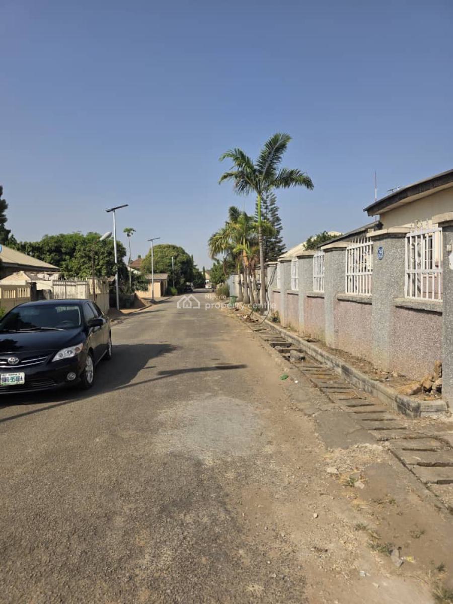 3 Bedrooms Detached Bungalow with 2 Living Rooms and 2 Self-contained Bq, Roundabout By Airforce Estate, Life Camp, Abuja, Detached Bungalow for Rent
