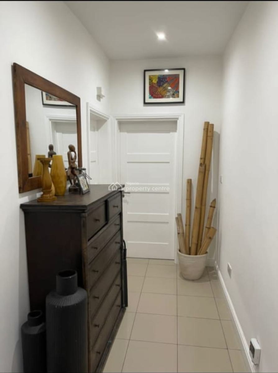 Spacious 3 Bedroom Apartment (no Bq) & Additional Storage (perfect Location, Lekki Phase 1, Lekki, Lagos, Flat / Apartment for Rent