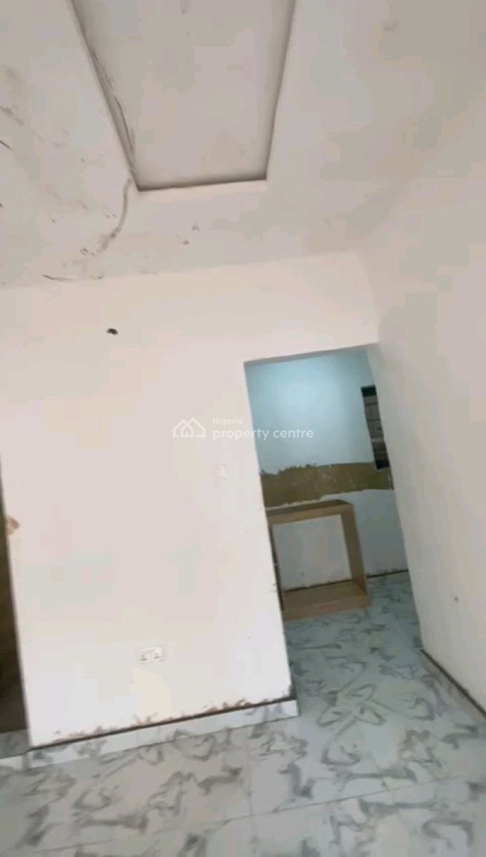 Newly Built Studio Apartment, Off Odunsi Street, Bariga, Shomolu, Lagos, Self Contain (single Rooms) for Rent