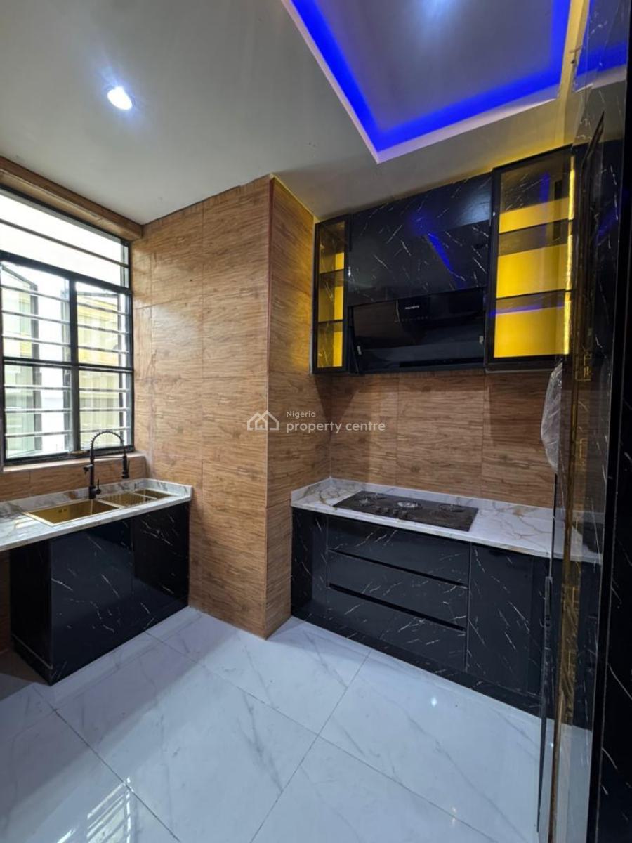 Aesthetically Pleasing 3 Bedroom  Apartment with Bq, Lekki Phase 1, Lekki, Lagos, Semi-detached Duplex for Sale