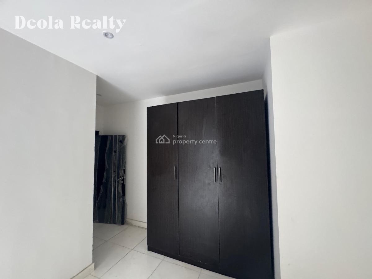 Modern 2 Bedroom Fully Serviced Apartment, Inside a Gated Estate, Ologolo, Lekki, Lagos, Flat / Apartment for Sale
