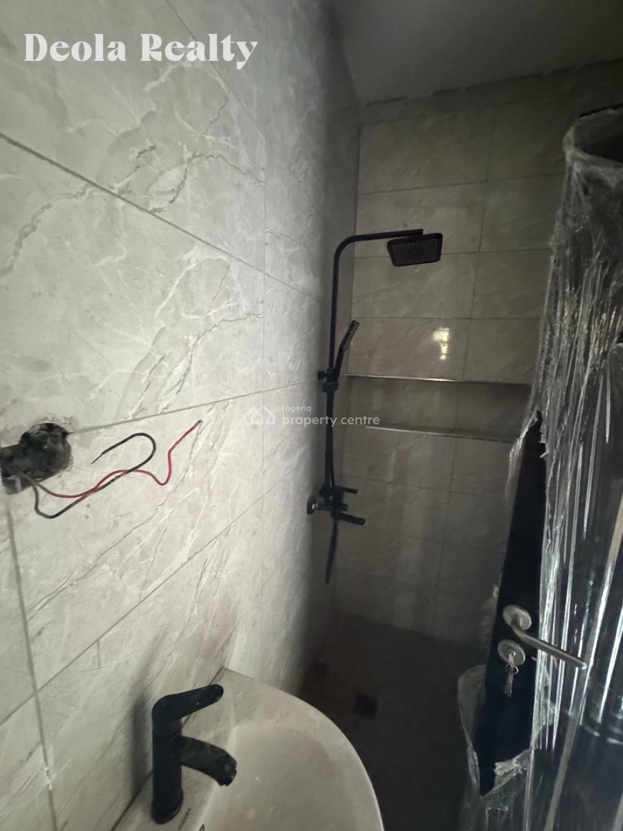 Modern 2 Bedroom Fully Serviced Apartment, Inside a Gated Estate, Ologolo, Lekki, Lagos, Flat / Apartment for Sale