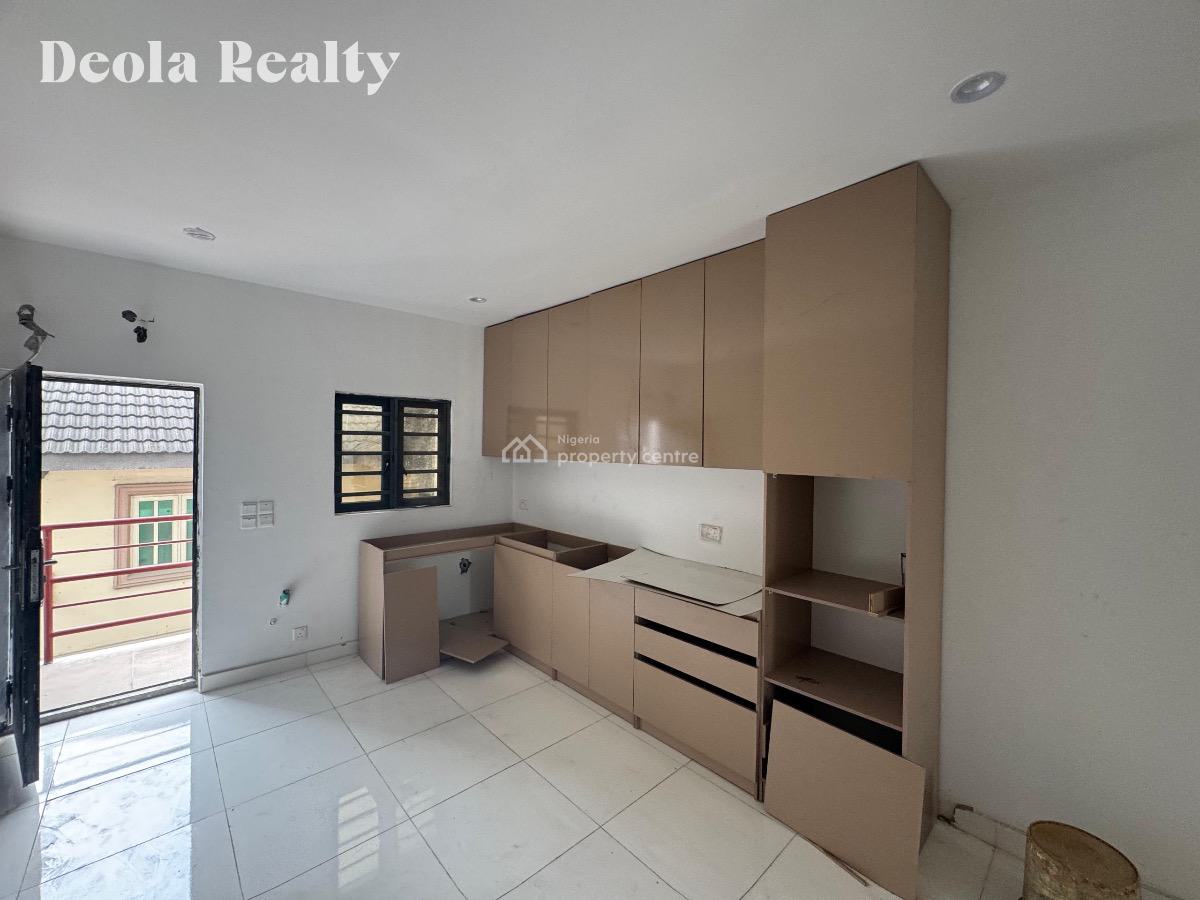 Modern 2 Bedroom Fully Serviced Apartment, Inside a Gated Estate, Ologolo, Lekki, Lagos, Flat / Apartment for Sale