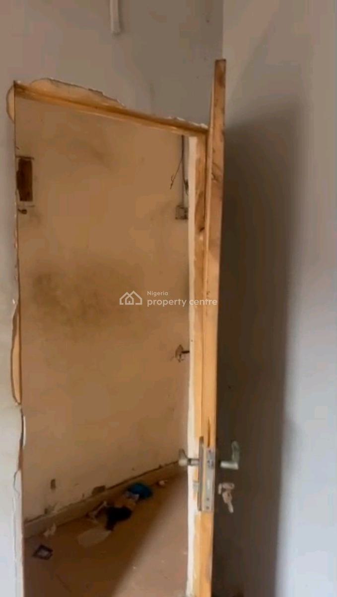 Standard Mini Flat, Onike, Yaba, Lagos, Mini Flat (room and Parlour) for Rent