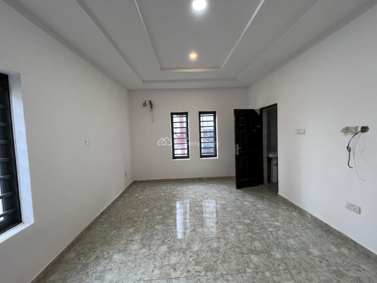Spacious 3 Bedroom Flat with Bq, Off Freedom Way Lekki Phase1, Lekki, Lagos, Flat / Apartment for Sale