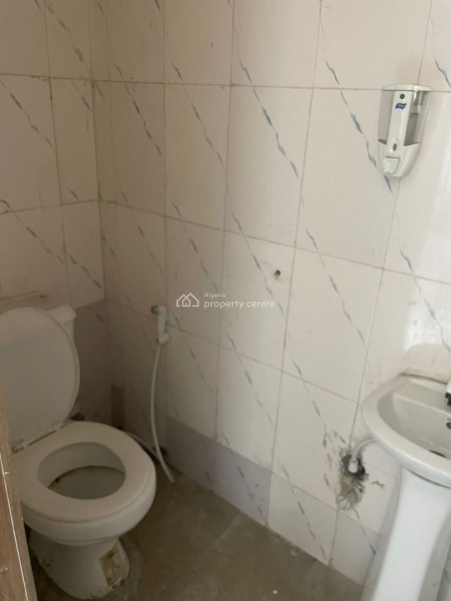 a Spacious and Sharp 3 Bedroom Apartment, Mobil Road, Ajah, Lagos, Flat / Apartment for Rent