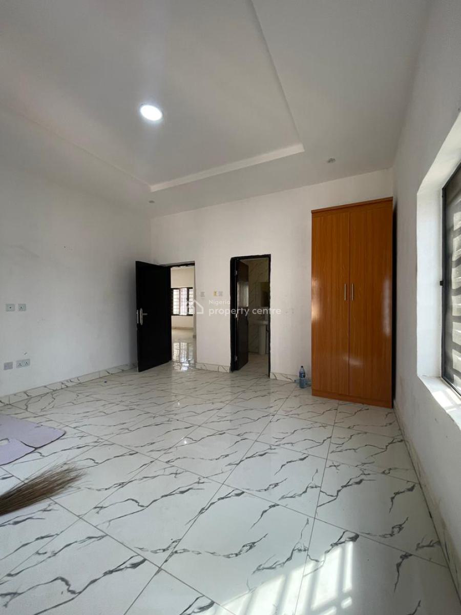 Lovely & Spacious 2 Bedroom Flat, After Berger Clinic By Nigerian Ghana School, Life Camp, Abuja, Flat / Apartment for Rent