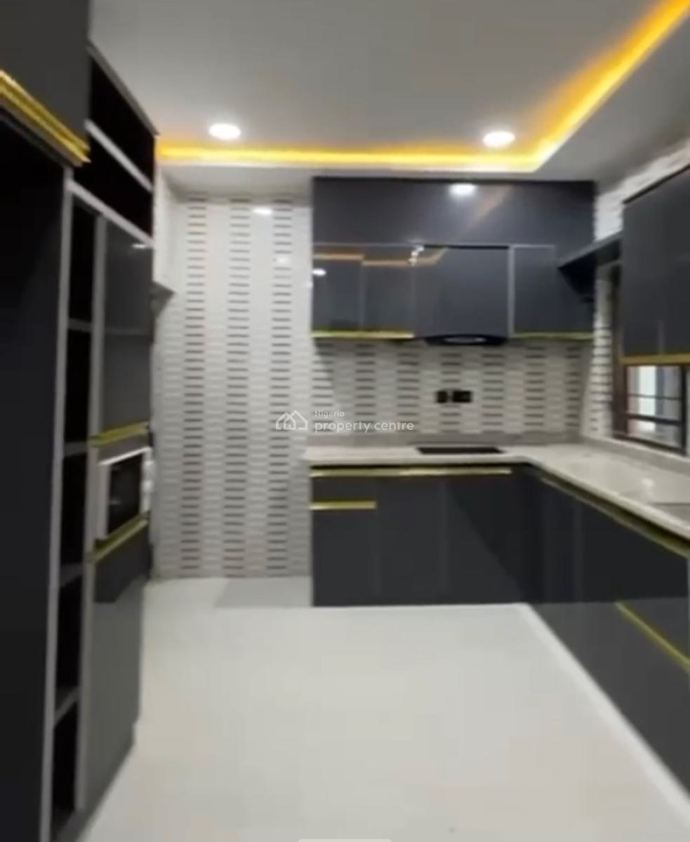 Newly Built Luxurious 4 Bedroom En-suite Terrace Duplex, Gaduwa, Abuja, Terraced Duplex for Sale