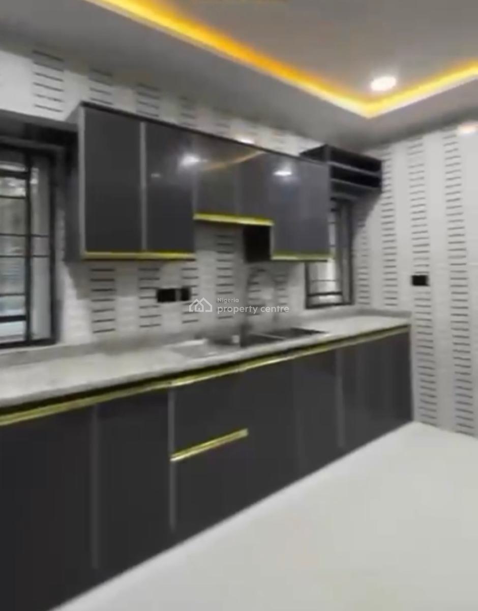 Newly Built Luxurious 4 Bedroom En-suite Terrace Duplex, Gaduwa, Abuja, Terraced Duplex for Sale