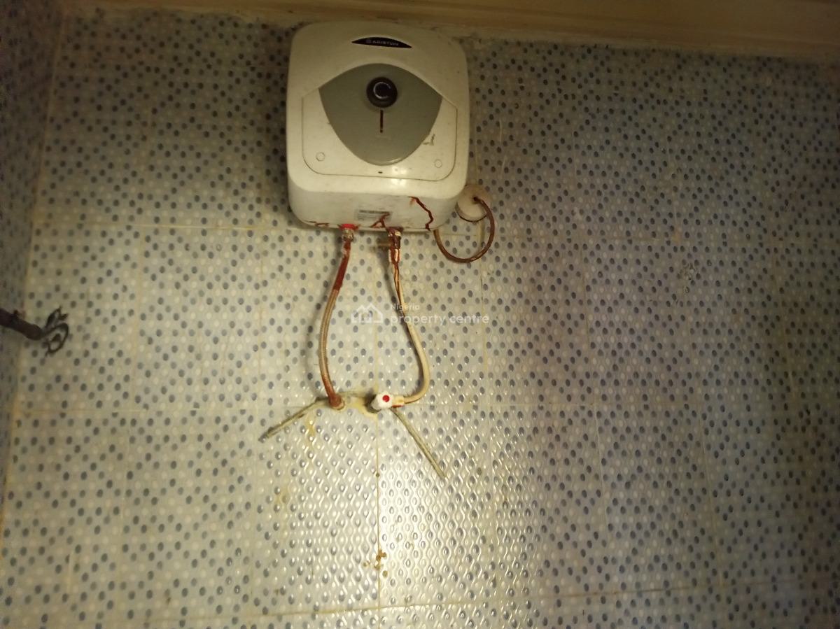 Nice 2 Bedroom Flat, Off Lekki Scheme 2, Abraham Adesanya, Ajiwe, Ajah, Lagos, Flat / Apartment for Rent