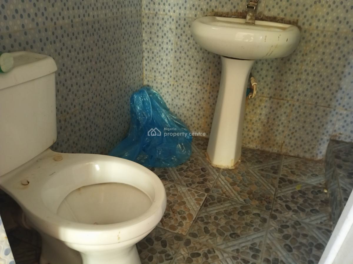 Nice 2 Bedroom Flat, Off Lekki Scheme 2, Abraham Adesanya, Ajiwe, Ajah, Lagos, Flat / Apartment for Rent