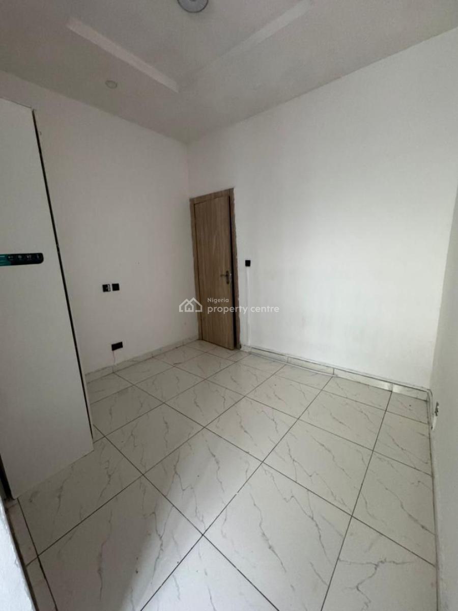 Standard Single Room in a Duplex Shared Apartment, Orchid Road, Lekki, Lagos, Self Contain (single Rooms) for Rent