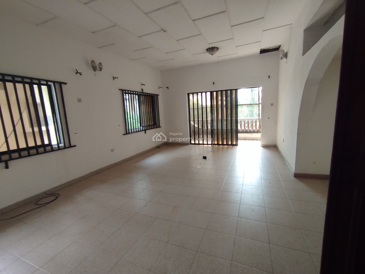 Spacious 2 Bedroom Apartment, Off Admiralty Way, Lekki Phase 1, Lekki, Lagos, Flat / Apartment for Rent