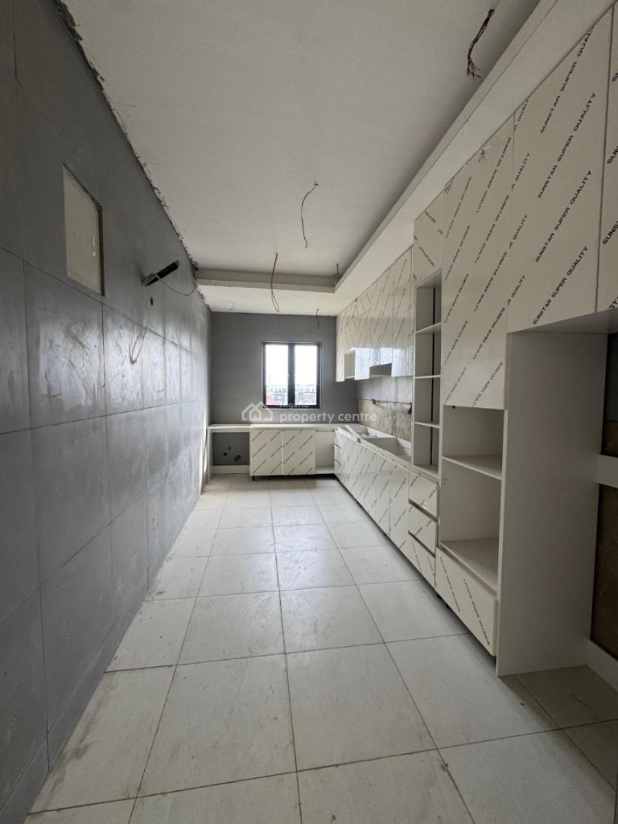 Very Spacious 2 Bedroom Apartment with Title Documents, Ikate Elegushi, Lekki, Lagos, Flat / Apartment for Sale