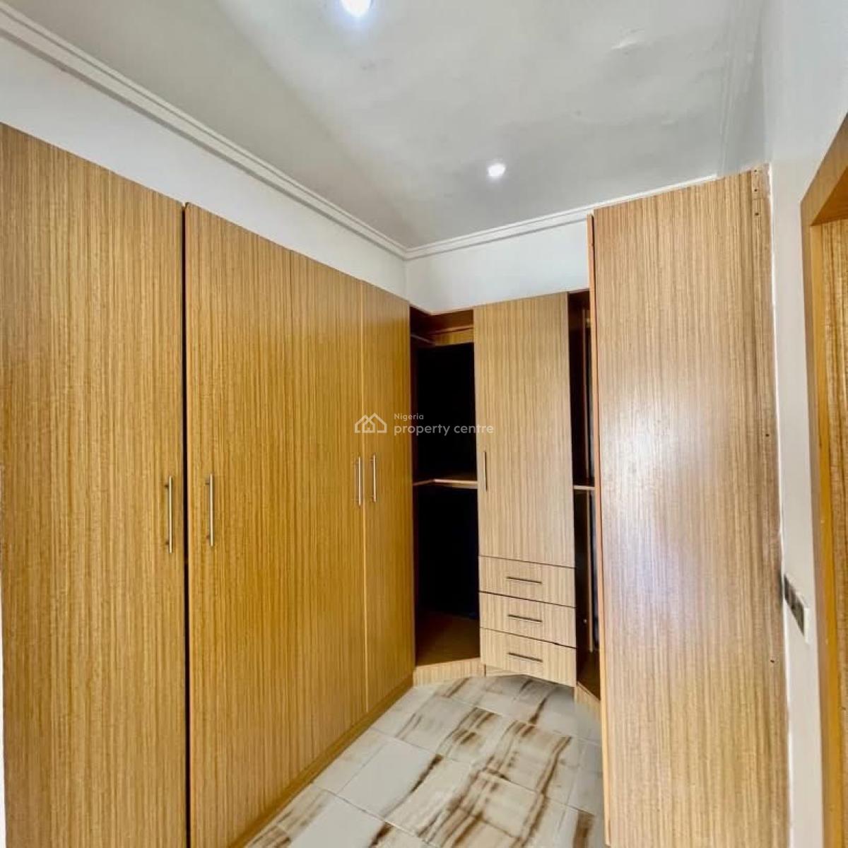 Residential Home 5 Bedrooms, 6 Bathrooms, 1 Bq, 4 Garage, Off Freedom Way, Ikate, Lekki, Lagos, Detached Duplex for Sale