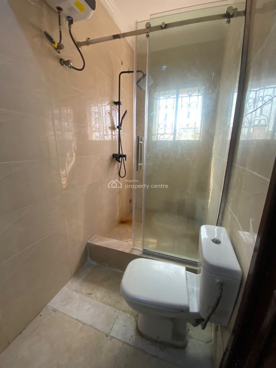 Luxury 3 Bedroom Flat Along Admiralty Way, Along Admiralty Way, Lekki Phase 1, Lekki, Lagos, Flat / Apartment for Rent