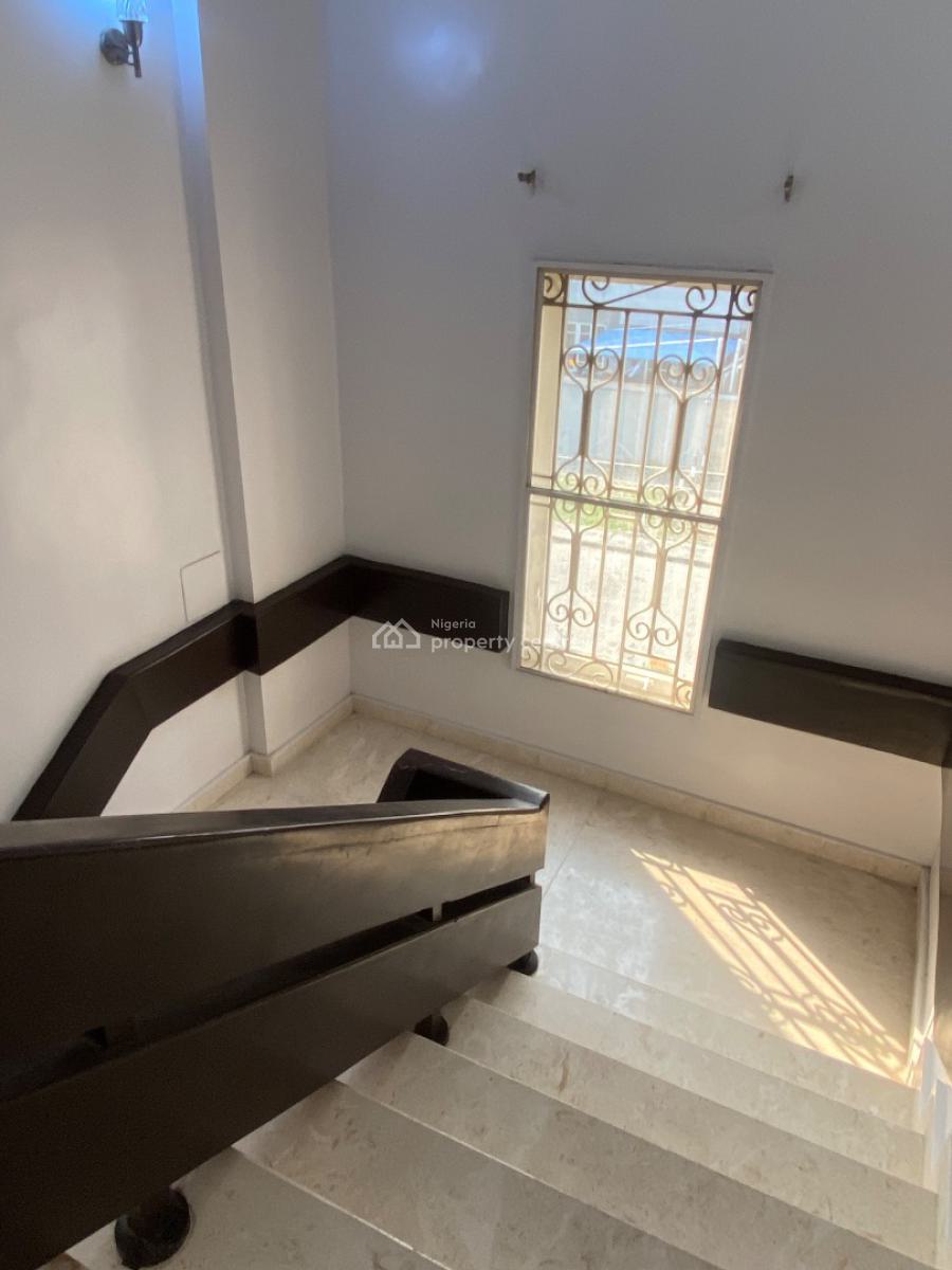 Luxury 3 Bedroom Flat Along Admiralty Way, Along Admiralty Way, Lekki Phase 1, Lekki, Lagos, Flat / Apartment for Rent