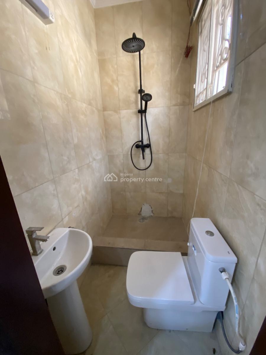 Luxury 3 Bedroom Flat Along Admiralty Way, Along Admiralty Way, Lekki Phase 1, Lekki, Lagos, Flat / Apartment for Rent