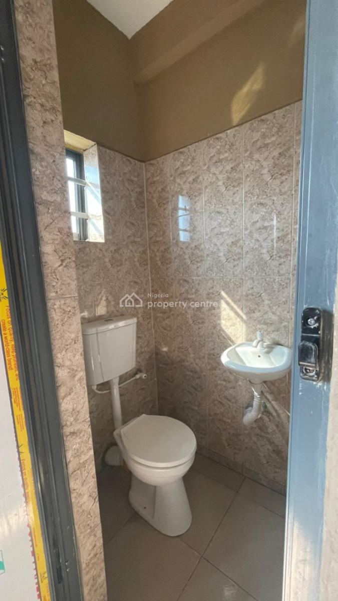 Studio Apartment, 13, Obayan Street, Akoka, Yaba, Lagos, Self Contain (single Rooms) for Rent