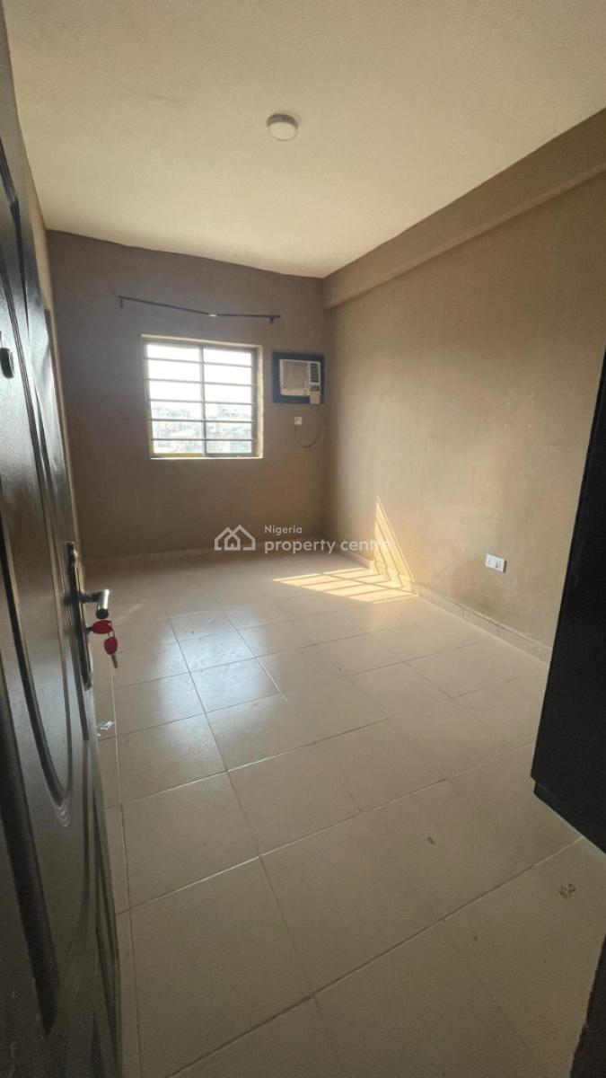 Studio Apartment, 13, Obayan Street, Akoka, Yaba, Lagos, Self Contain (single Rooms) for Rent