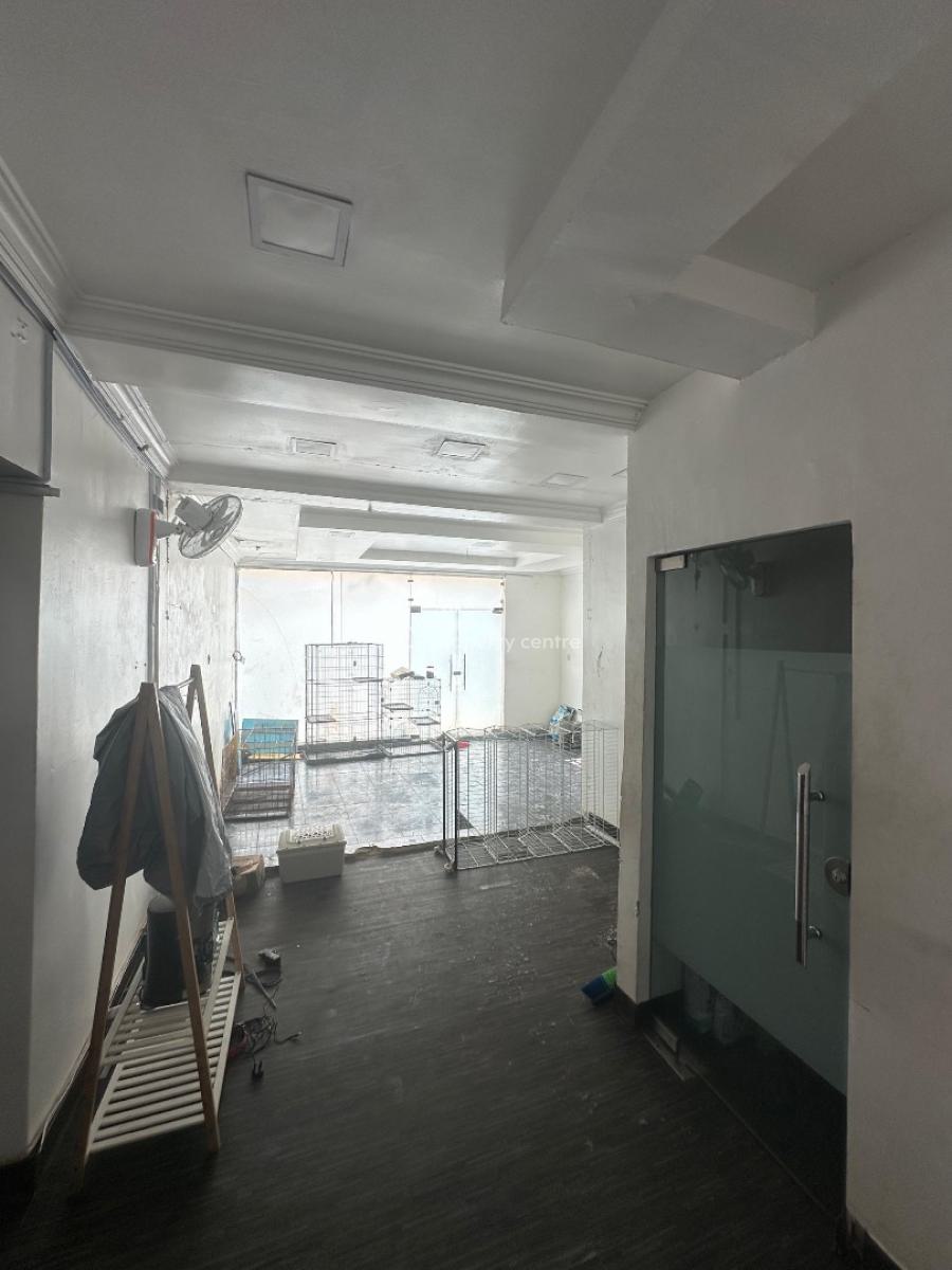 Ground Floor Shop Space on a Busy Road, Lekki Phase 1, Lekki, Lagos, Shop for Rent