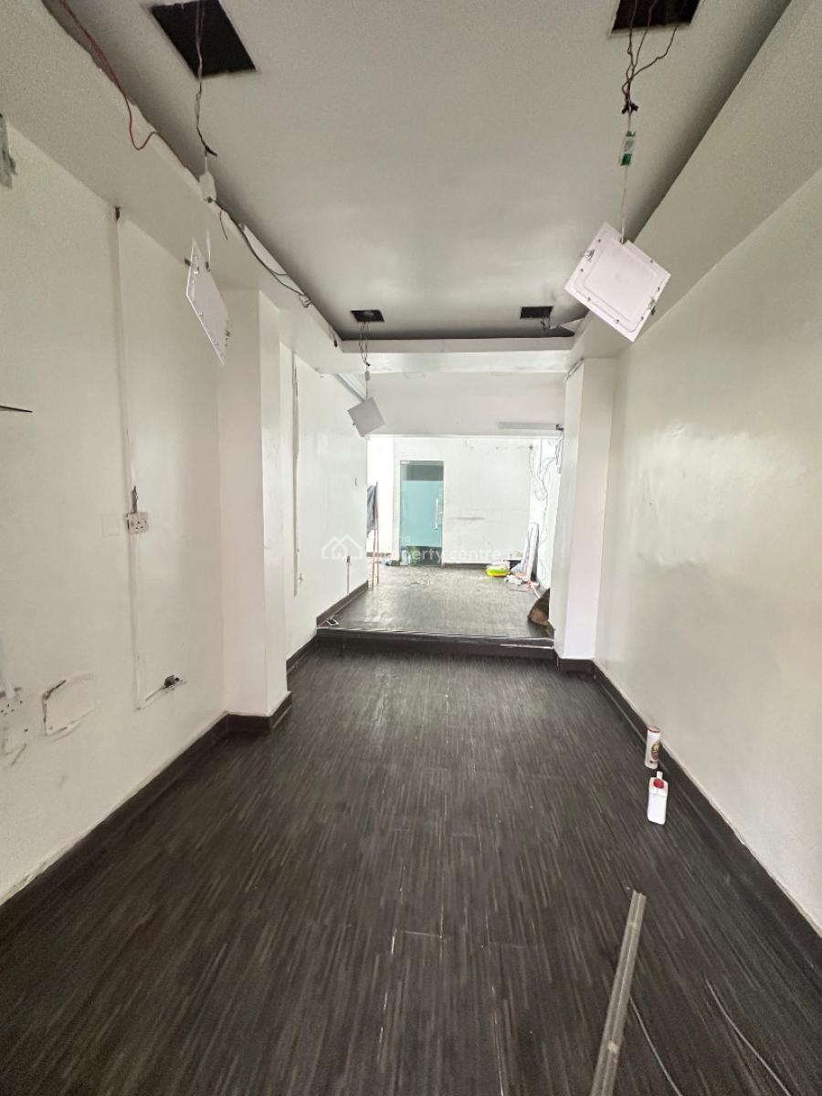 Ground Floor Shop Space on a Busy Road, Lekki Phase 1, Lekki, Lagos, Shop for Rent