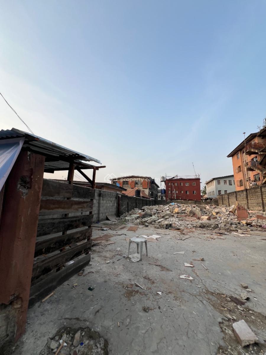 a Strategic Asset Designed for Investors Who Want to Earn Premium Roi, 1 Mins Drive From The Prestigious Unilag, Akoka, Yaba, Lagos, Block of Flats for Sale