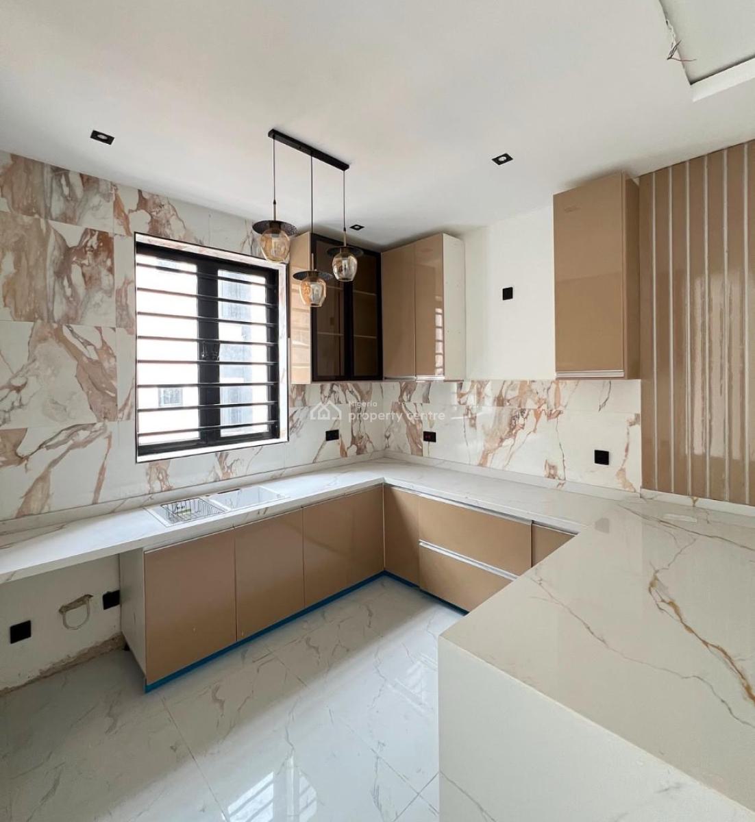 Fully Serviced 2 Bedrooms Apartment, Lekki Phase 1, Lekki, Lagos, Flat / Apartment for Sale